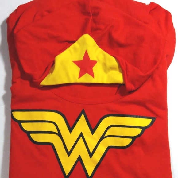 OFFICIAL LICENSED CAPED & HOODED WONDER WOMAN TEE - Picture 5 of 8